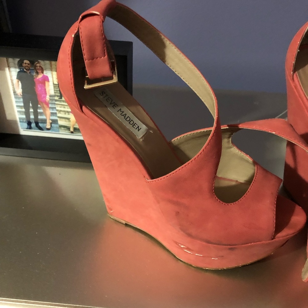 Steve Madden coral wedges